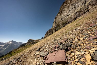 Ünlü Çok Renkli Buzul Kayaları Yazın Dağların Zirvesinde Başlıyor