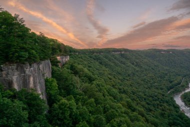 New River Vadisi Ulusal Parkı 'ndaki Sonsuz Duvar' ın Üzerinde Gün Batımı