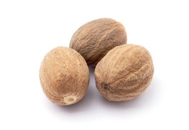 Hindistan cevizi beyaz arkaplanda izole edildi