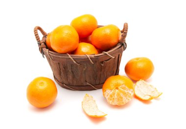 Beyaz sepetteki Mandarin.