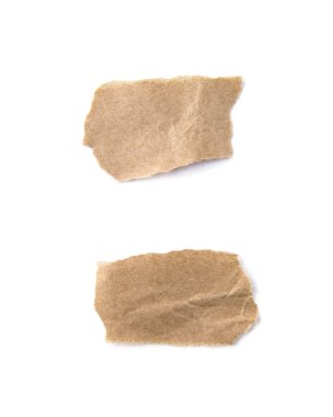 beyaz arkaplanda yırtık kağıt