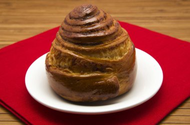 Tatlı çöreğim, yakın plan masa.