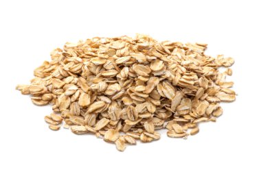 Beyaz arkaplanda yulaf ezmesi yığını