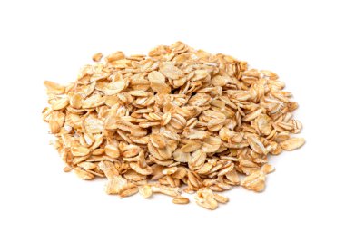 Beyaz arkaplanda yulaf ezmesi yığını