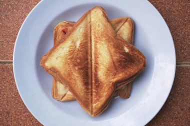 Krep reçel ve tereyağı ile