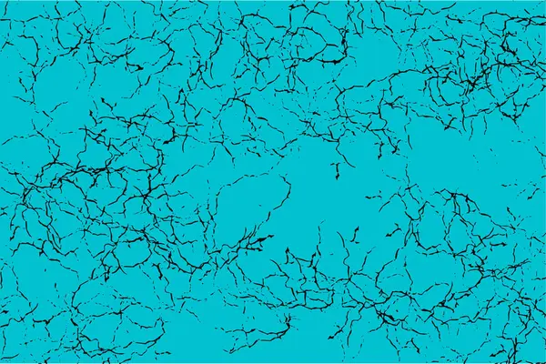 Beyaz bir yüzey boyunca yayılan karmaşık siyah çatlaklar ağı sıkıntılı ve yıpranmış bir doku arka planı oluşturur.