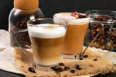 Kahve dükkanında kahve.