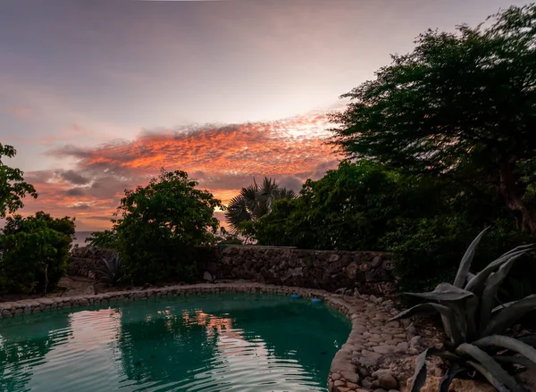 Hermosa Piscina Hotel Complejo Tropical Atardecer —  Fotos de Stock