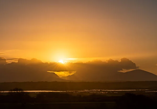 Sonnenaufgang Über Den Snowdonia Mountains Von Anglesey — Stockfoto