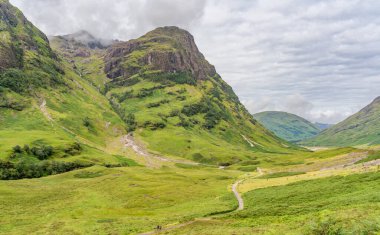 İskoçya İskoçya 'daki Glencoe' nun etrafını geziyor.