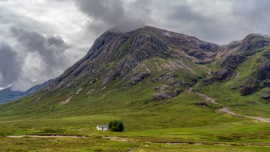 İskoçya İskoçya 'daki Glencoe' nun etrafını geziyor.