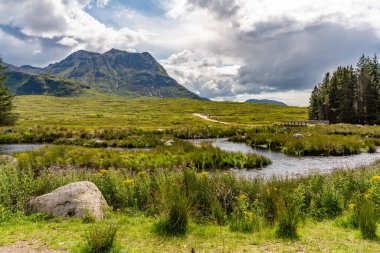 İskoçya İskoçya 'daki Glencoe' nun etrafını geziyor.