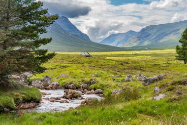 İskoçya İskoçya 'daki Glencoe' nun etrafını geziyor.