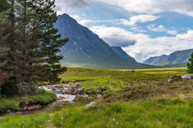 İskoçya İskoçya 'daki Glencoe' nun etrafını geziyor.