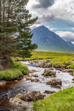 İskoçya İskoçya 'daki Glencoe' nun etrafını geziyor.
