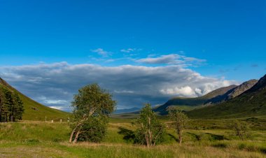 İskoçya İskoçya 'daki Glencoe' nun etrafını geziyor.