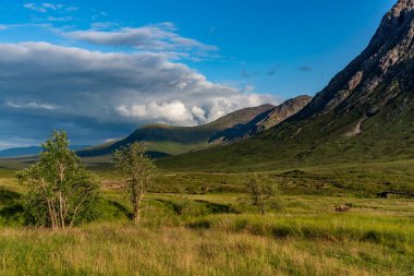 İskoçya İskoçya 'daki Glencoe' nun etrafını geziyor.