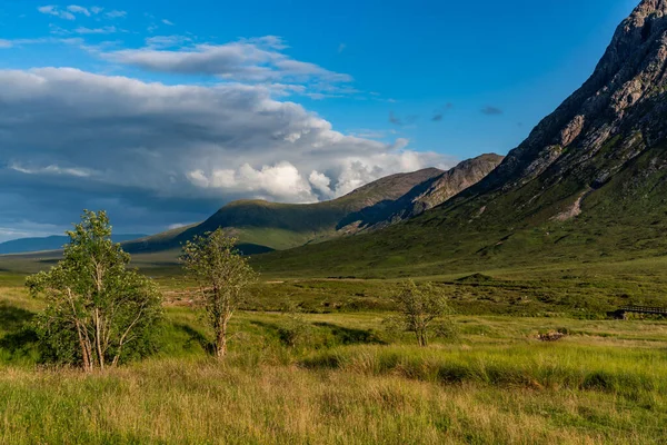 İskoçya İskoçya 'daki Glencoe' nun etrafını geziyor.