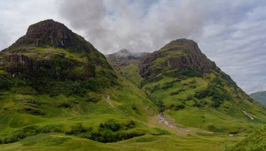 İskoçya İskoçya 'daki Glencoe' nun etrafını geziyor.