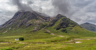 İskoçya İskoçya 'daki Glencoe' nun etrafını geziyor.