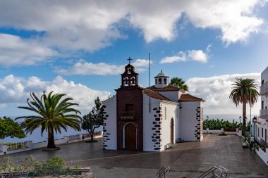 Kanarya Adaları ve Cape Verde 'nin etrafını gezer