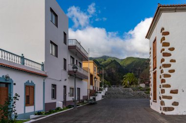 Kanarya Adaları ve Cape Verde 'nin etrafını gezer