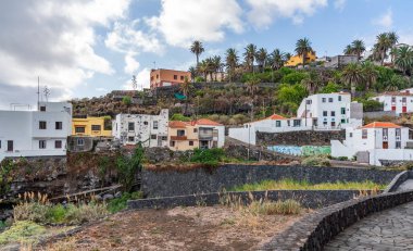 Kanarya Adaları ve Cape Verde 'nin etrafını gezer