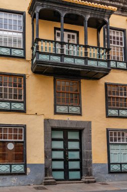 Kanarya Adaları ve Cape Verde 'nin etrafını gezer