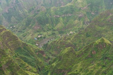 SantoAnto çevresindeki manzaralar bir Cape Verde Adası