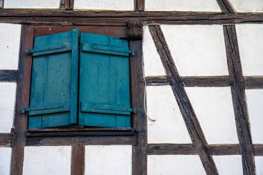 Alsace, Fransa 'da Tudor Style House' da Pencere