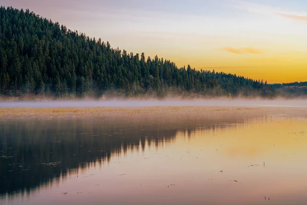 Jezioro Chatcolet Wczesną Jesienią Idaho — Zdjęcie stockowe