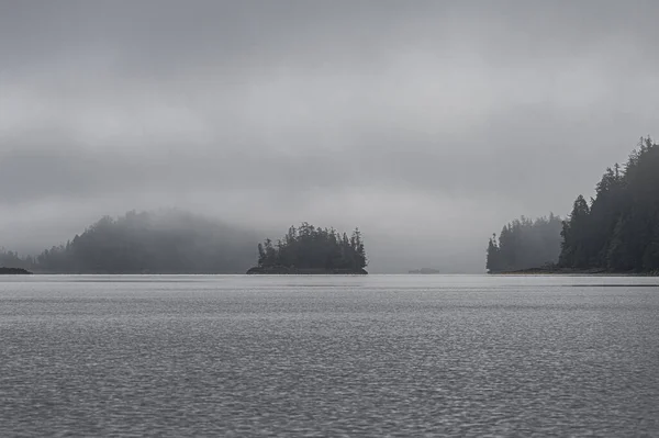 Small Islets Fog Front Vancouver Island Coast — Stock Photo, Image