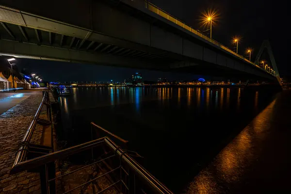Severinsbrücke Köln Deutschland Nachts — Stockfoto