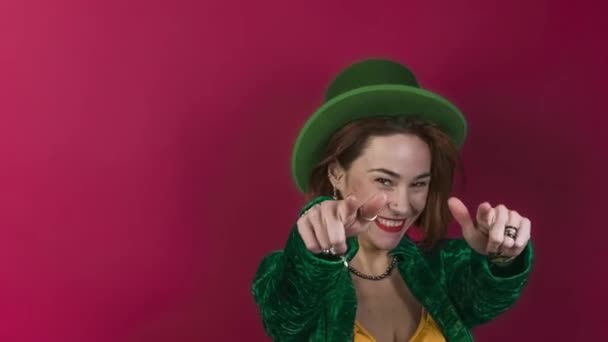 Patricks Day Wanita Model Leprechaun Potret Wanita Pada Perayaan Patricks — Stok Video