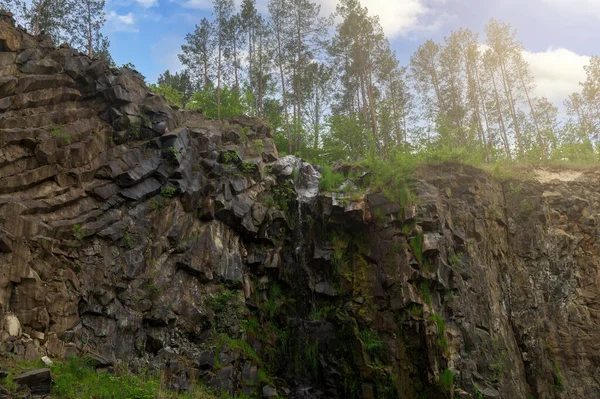 Basalt Pilaren Een Steengroeve Natuurlijke Basalt Rots Kolommen Close Textuur — Stockfoto