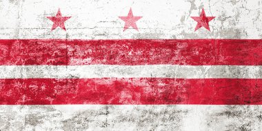 Washington DC Eyalet Bayrağı. Duvarda Washington 'ın kirli bayrağı var. Grunge duvar dokusu 