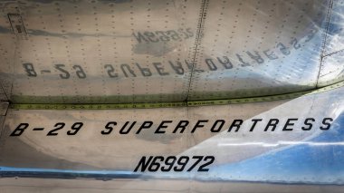 1944 'te inşa edilmiş bir B-29 Superfortress olan Doc' un kuyruk numarası, San Diego, Kaliforniya 'daki 2022 Miramar Airshow' unda duruyor..