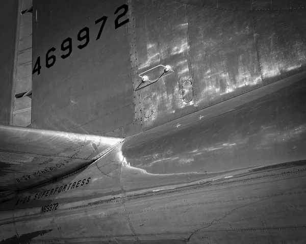 Хвостовой Номер Доке Суперкрепости Построенной 1944 Году Сидящей Взлетной Полосе — стоковое фото