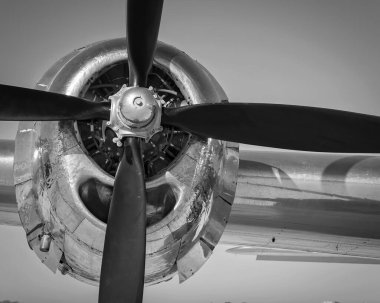 Bir B-29 'un güçlü motoru Güney Kaliforniya' da sergileniyor..