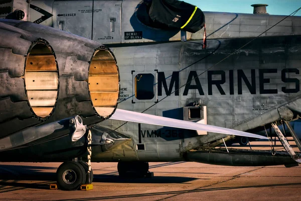 Ранкове Сонце Світить Двигунах Літака Hornet Авіасалоні Сан Дієго Штат — стокове фото