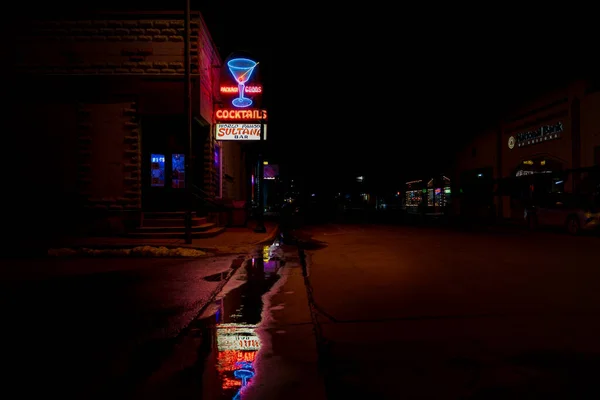 Bar Sultana Świecący Neon Stoi Historycznej Drodze Williams Arizona — Zdjęcie stockowe