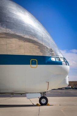 NASA 'dan Aero Spacelines Süper Guppy El Paso, Teksas' ta pistte..