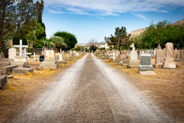Strada Sterrata Che Attraversa Cimitero Concordia Paso Texas — Foto Stock