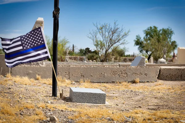 Thin Blue Line Flag Supporting Law Enforcement Flies Grave Concordia — Stock Photo, Image