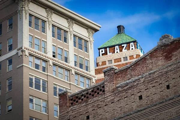 Plaza Hotel Belvárosban Látható Mögött Néhány Régi Épületek Területen Paso — Stock Fotó