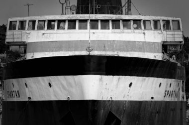 SS Spartan, Michigan Gölü 'nden emekli bir araba feribotu ve şimdi de SS Porsuğu için yedek bir gemi Ludington, Michigan' a yanaştı..