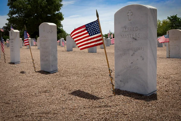 アルフレッド マスターズの墓はブリス砦の国立墓地にある マスターズは1942年6月1日に宣誓した最初のアフリカ系アメリカ人海兵隊員となった — ストック写真