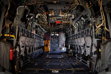 ABD Donanması V-22 Osprey 'nin iç mekanı Miramar, Kaliforniya' daki Amerika 'nın 2023 sayılı Airshow' unda sergileniyor..