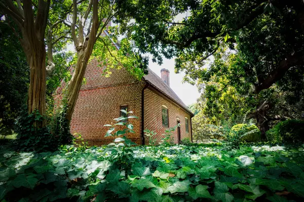 stock image The colonial Adam Thoroughgood House, built in 1719 and on the National Register of Historic Places, stands in Virginia Beach, Virginia.