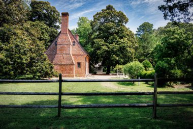 Koloni Adam Thoroughgood Evi, 1719 'da inşa edilmiş ve Virginia, Virginia Beach' te bulunmaktadır..